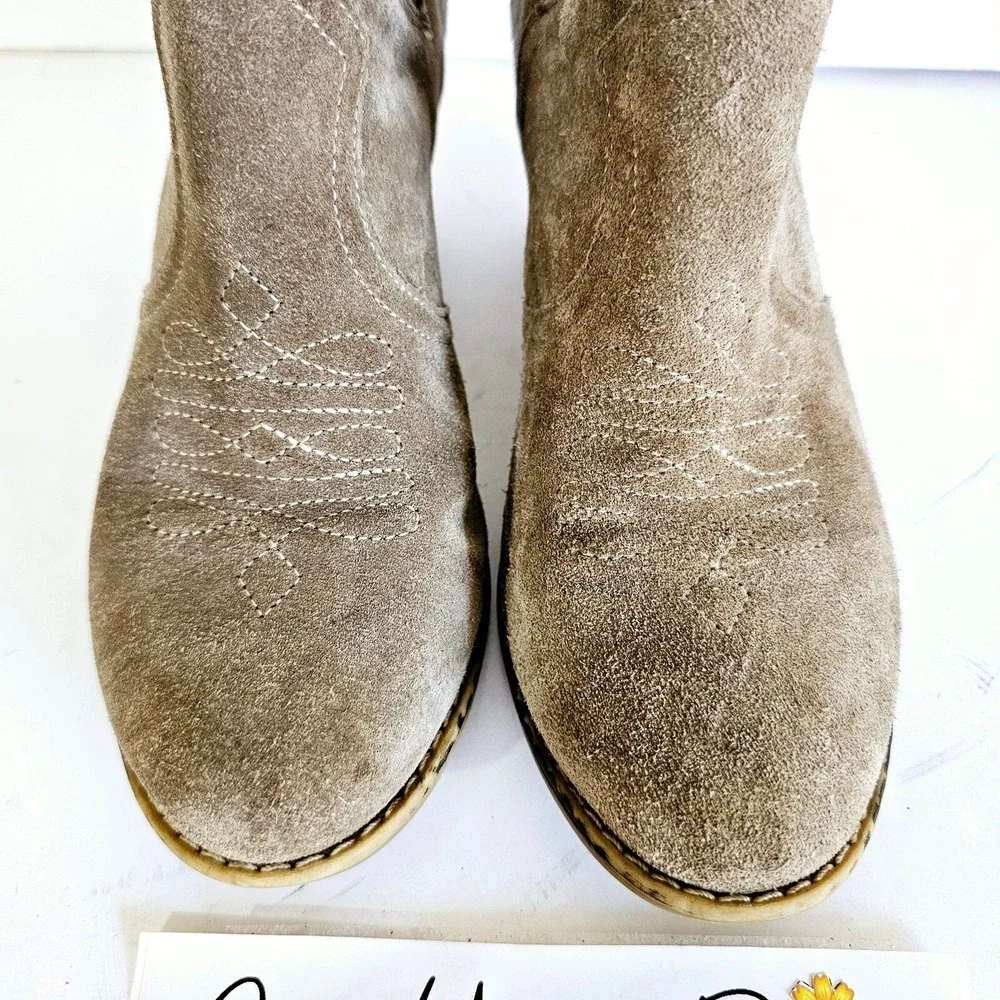 Fortini Chesney Taupe Suede Western Ankle‎ Boots Block Heel Cowgirl Boho Size 8